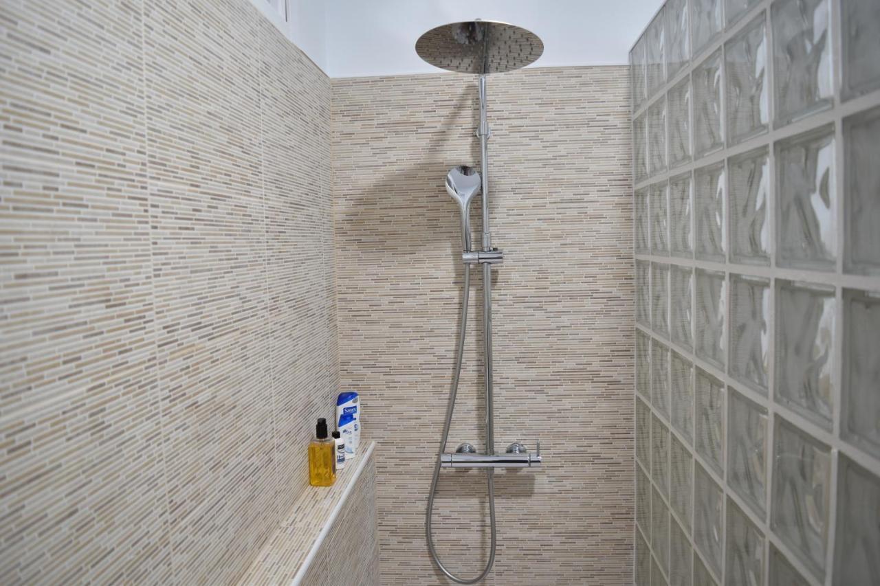 La Discusión De Veedor 12 Apartamento